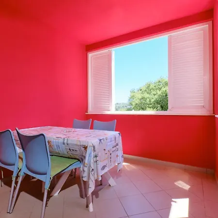 Mia - * Veli Lošinj